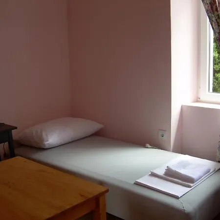 Phara Hostel *